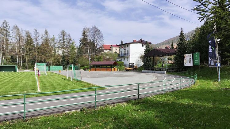 Ludowy Klub Sportowy ZAPORA Porąbka — zdjęcie 1