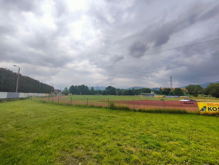 Stadion Sportowy w Węgierskiej Górce — zdjęcie 1